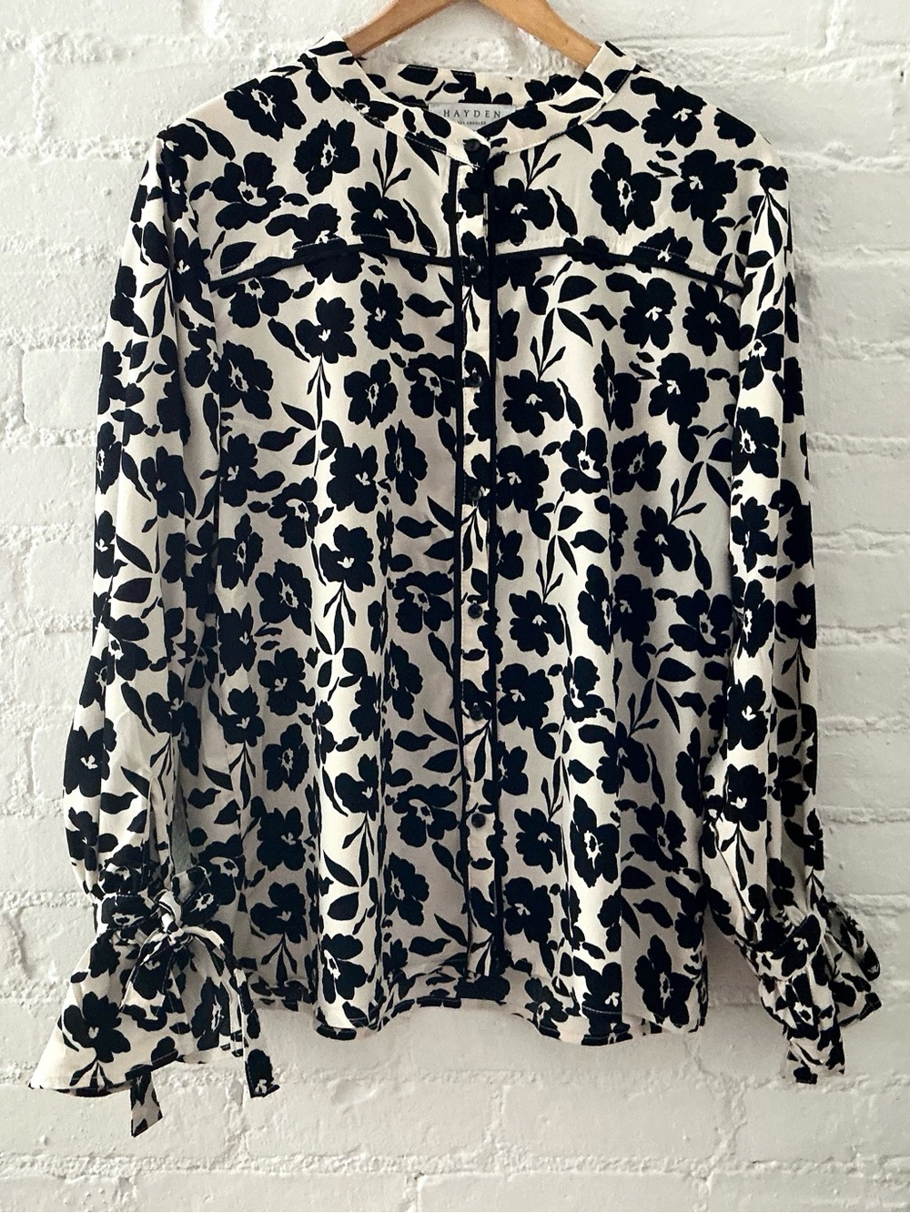Hayden Womens Floral Blouse Ruffle Tie Cuffs Long Sleeve Button Up Black Cream L